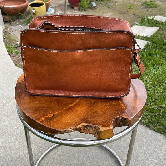 Patricia Nash bag tooled crossbody - Picture 3 of 5